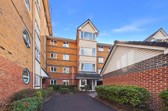 2 Bedroom Flat To Rent In Winslet Place, Oxford Road, Reading, Berkshire, RG30