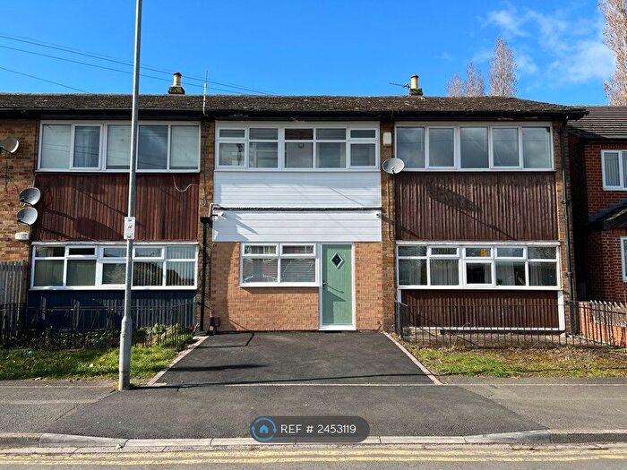2 Bedroom Flat To Rent In Bendigo Road, Dewsbury, WF12