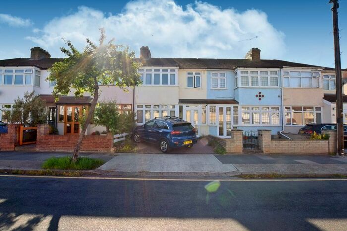 3 Bedroom Terraced House To Rent In Norfolk Road, Upminster, RM14