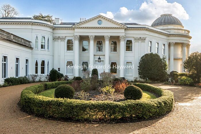 2 Bedroom Flat For Sale In Willoughby Lane, Bromley, BR1