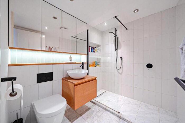 1 Bedroom Flat For Sale In Denmark Hill, Camberwell, London, SE5