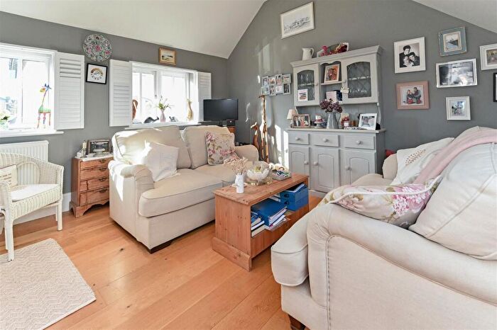 1 Bedroom House To Rent In Brewery Hill, Arundel, BN18