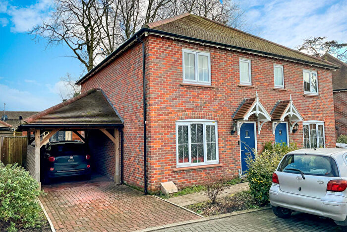 3 Bedroom Semi Detached House For Sale In Abrahams Close, Amersham, HP7