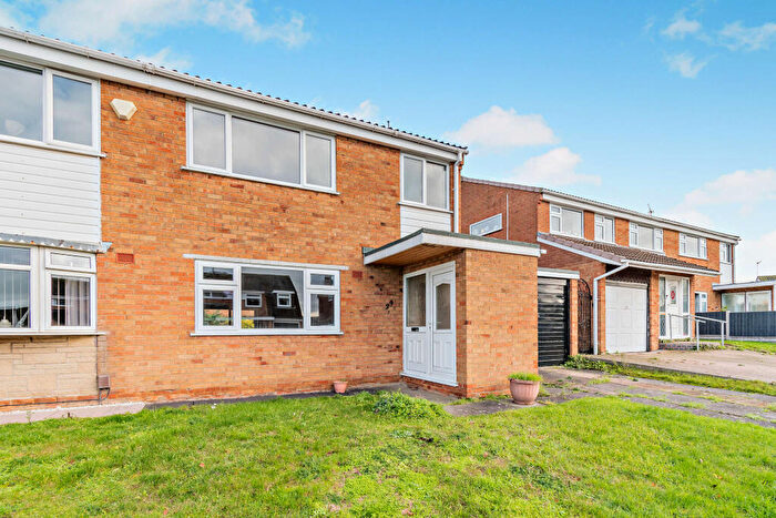 3 Bedroom Semi-Detached House For Sale In Barnstaple Close, Wigston, LE18