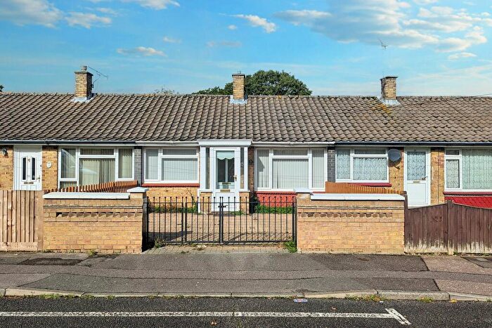 1 Bedroom Bungalow For Sale In Speedwell Avenue, Chatham, Kent, ME5