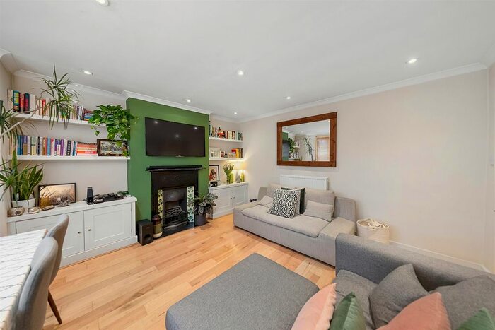 2 Bedroom Flat To Rent In Shelgate Road, London, SW11