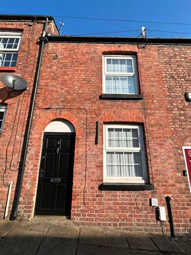 2 Bedroom House To Rent In Half Street, Macclesfield, SK11