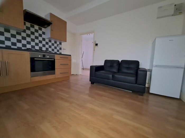 1 Bedroom Flat To Rent In Church Lane, Leytonstone E11