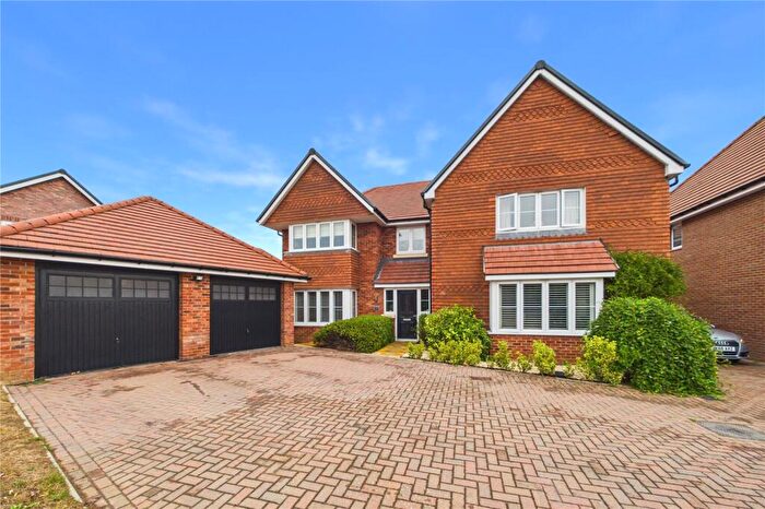 5 Bedroom Detached House For Sale In Cook Grove, Spencers Wood, Reading, Berkshire, RG7
