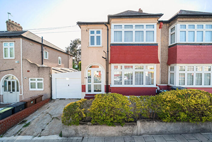 3 Bedroom Semi-Detached House For Sale In Henryson Road, Brockley, London, SE4