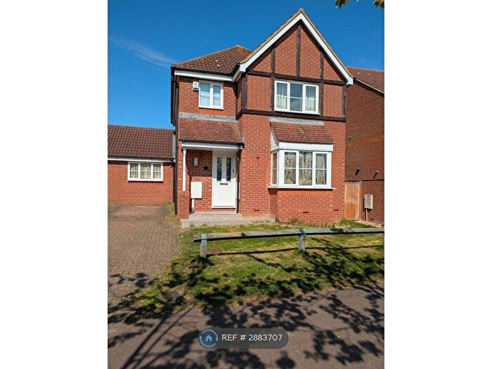 3 Bedroom Detached House To Rent In Holborn Crescent, Milton Keynes, MK4