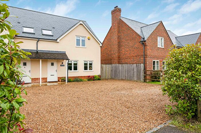 3 Bedroom Semi-Detached House For Sale In Beggarsbush Hill, Benson, Wallingford, OX10