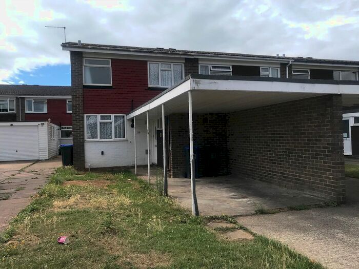 3 Bedroom Flat To Rent In Radnor Close, Worthing, BN13