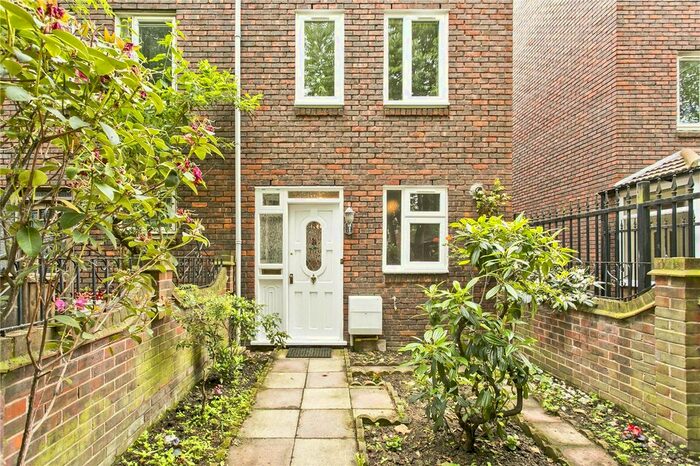 4 Bedroom End Of Terrace House To Rent In Monthope Road, Shoreditch, E1
