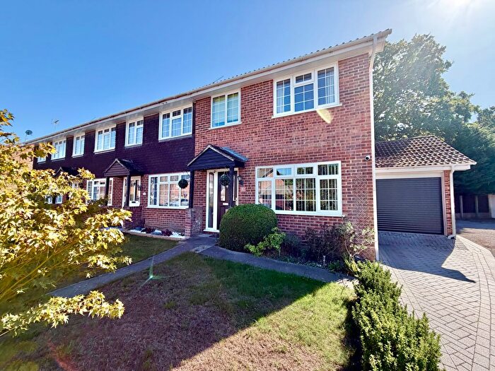 3 Bedroom End Of Terrace House For Sale In Henley Drive, Frimley Green, Camberley, GU16