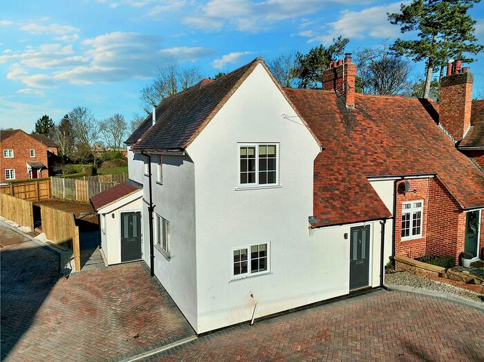 3 Bedroom Semi-Detached House To Rent In Main Street, Maids Moreton, MK18