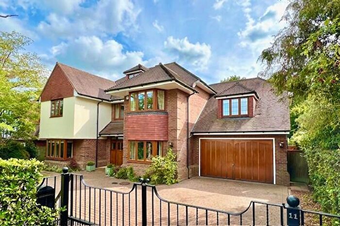 6 Bedroom Detached House For Sale In Chiltern Hills Road, Beaconsfield, HP9