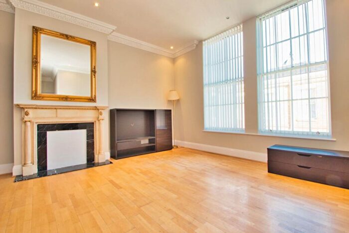 2 Bedroom Flat To Rent In Princess Park Manor, Friern Barnet, N11