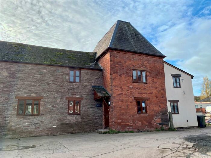 4 Bedroom House To Rent In Moreton-on-Lugg, Hereford, HR4