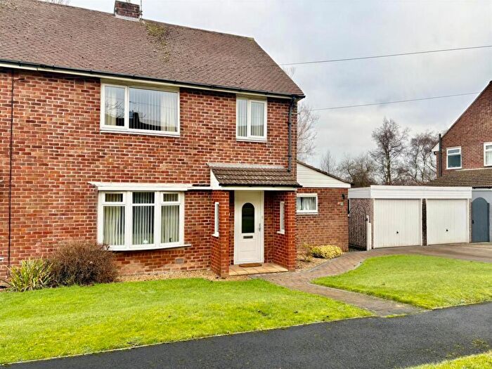 3 Bedroom Semi-Detached House For Sale In North Syke Avenue, Lea, Preston, PR2