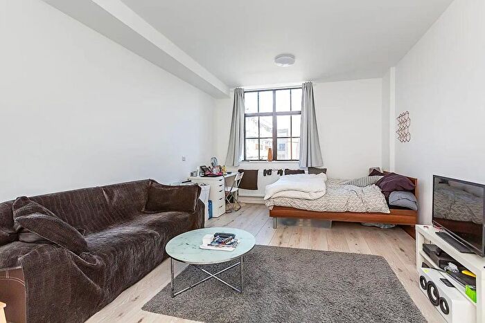 Studio To Rent In Holloway Road, Islington, London, N7