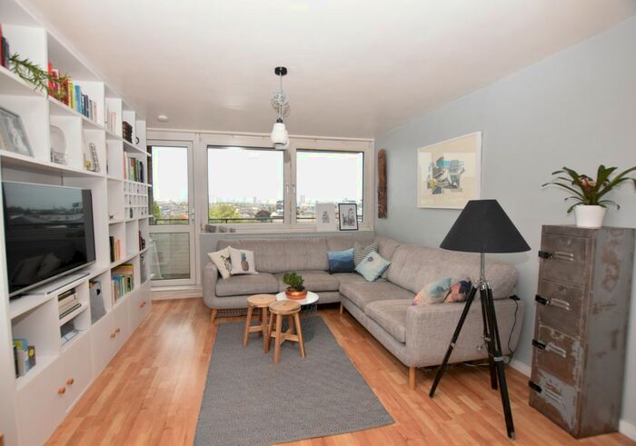 2 Bedroom Flat To Rent In Kipling Estate, London, SE1