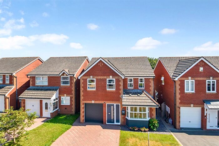 4 Bedroom Detached House For Sale In Siskin Chase, Cullompton, EX15