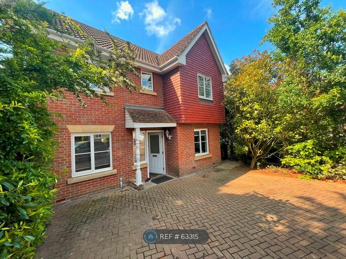 4 Bedroom Detached House To Rent In Tates Way, Stevenage, SG1