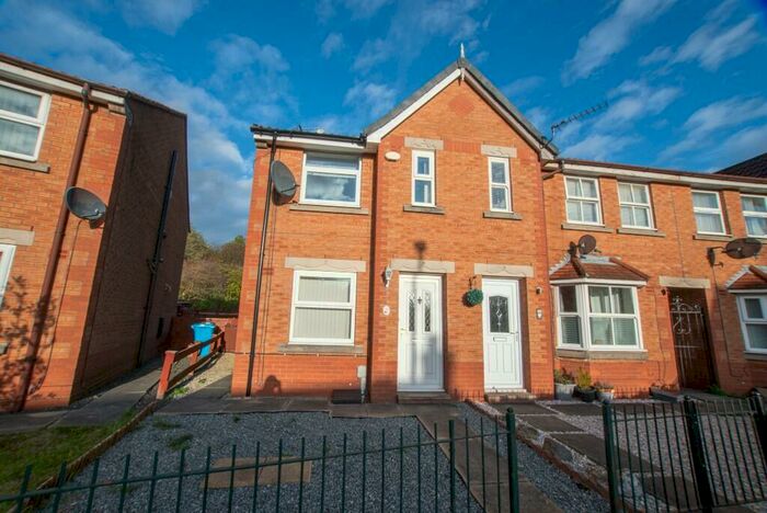 3 Bedroom Semi-Detached House To Rent In Lindengate Avenue, Hull, East Riding Of Yorkshire, HU7