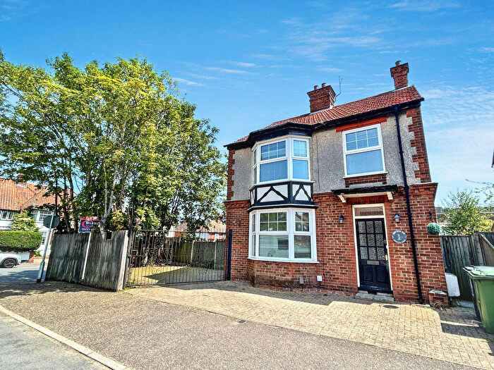 3 Bedroom Detached House For Sale In Roslyn Road, Gorleston, Great Yarmouth, NR31