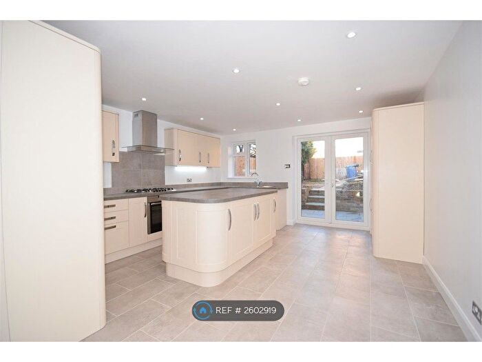 5 Bedroom Terraced House To Rent In Trevelyan Road, London, SW17