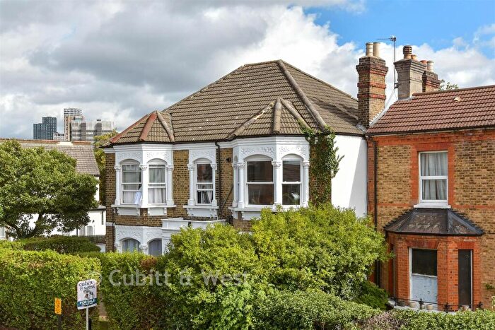 2 Bedroom Apartment For Sale In Epsom Road, Croydon, Surrey, CR0