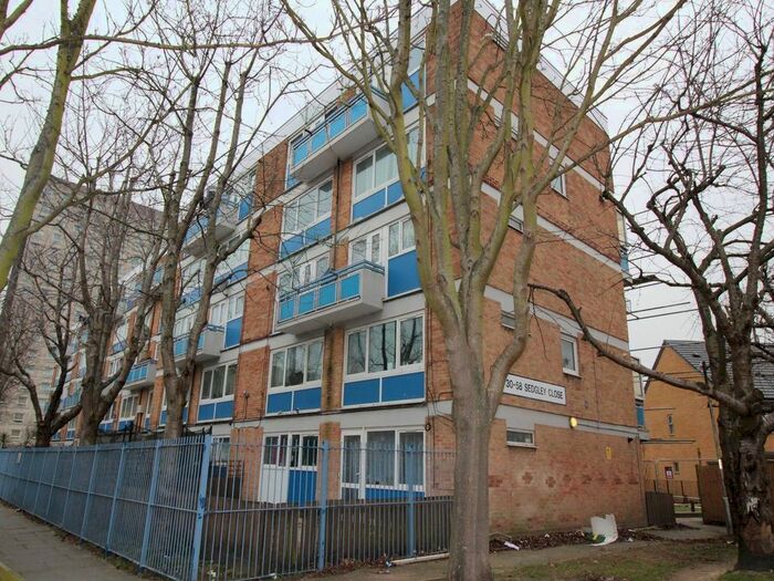 3 Bedroom Flat To Rent In Sedgley Close, Southsea, Hampshire, PO5