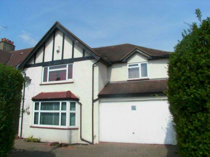 4 Bedroom Detached House To Rent In Woodman Road, Brentwood, Essex, CM14