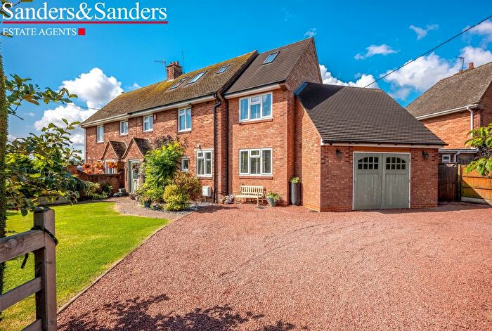 4 Bedroom Semi-Detached House For Sale In School Avenue, Salford Priors, Evesham, WR11