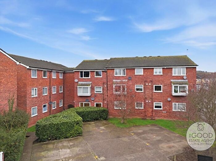 1 Bedroom Flat To Rent In Swanshope, Loughton, IG10