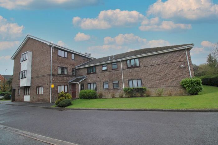 Studio To Rent In Brighton Road, Crawley, RH10