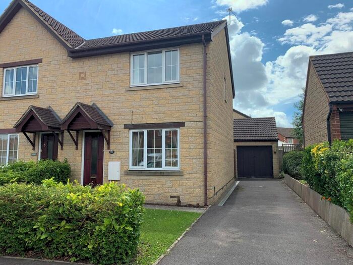 3 Bedroom Semi-Detached House To Rent In Couzens Close, Chipping Sodbury, BS37