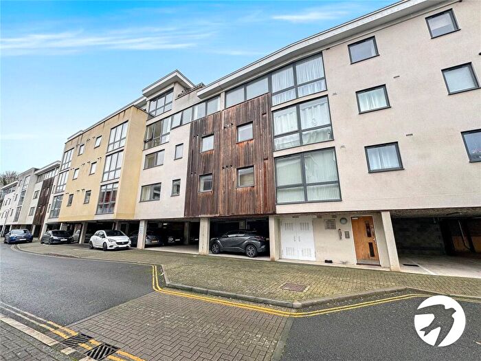 2 Bedroom Flat To Rent In Clifford Way, Maidstone, Kent, ME16