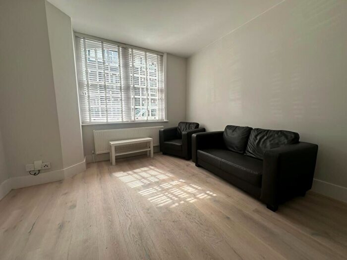 2 Bedroom Flat To Rent In Burton Grove, London, SE17