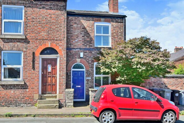 2 Bedroom End Of Terrace House To Rent In Pownall Street, Macclesfield, Cheshire, SK10