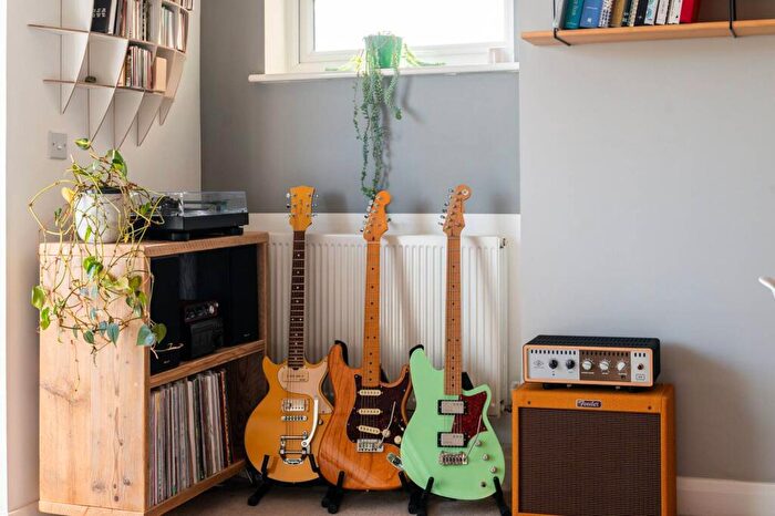 1 Bedroom Flat For Sale In Mantle Road, Brockley, London, SE4