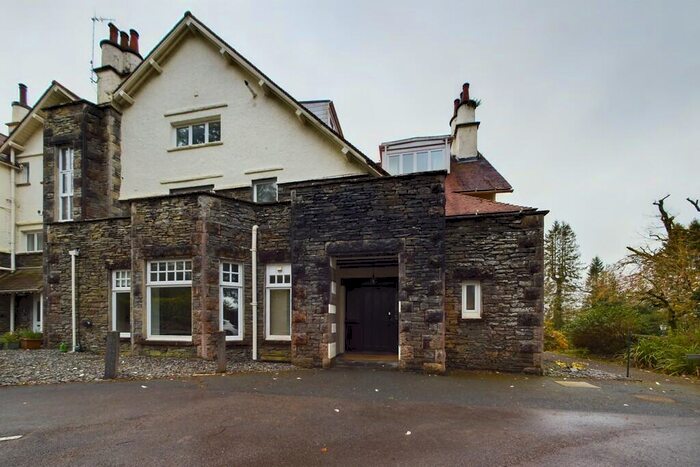 3 Bedroom Flat To Rent In Meadowcroft House, Bowness, Cumbria., LA23