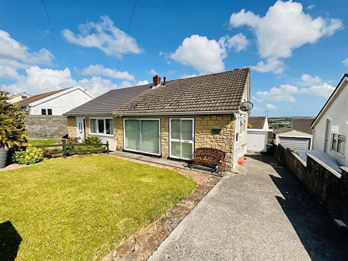 2 Bedroom Detached Bungalow For Sale In Oaklands, Llanelli, SA14