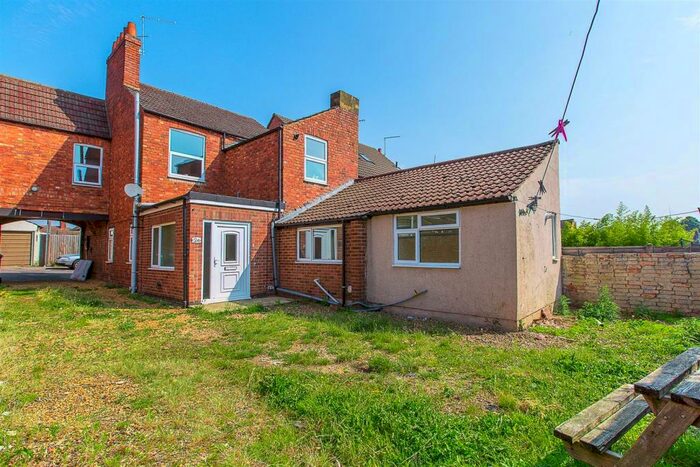 2 Bedroom Apartment To Rent In Shaftesbury Street, Kettering, NN16