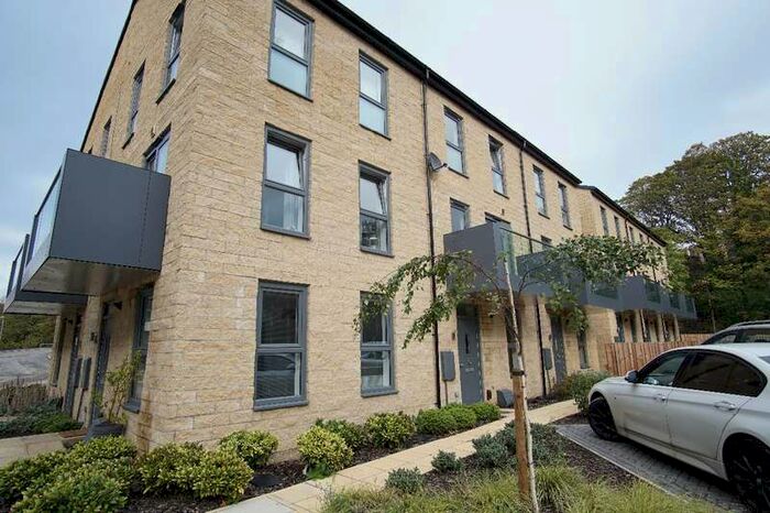 2 Bedroom Terraced House To Rent In Carnforth Avenue, Wakefield, WF1