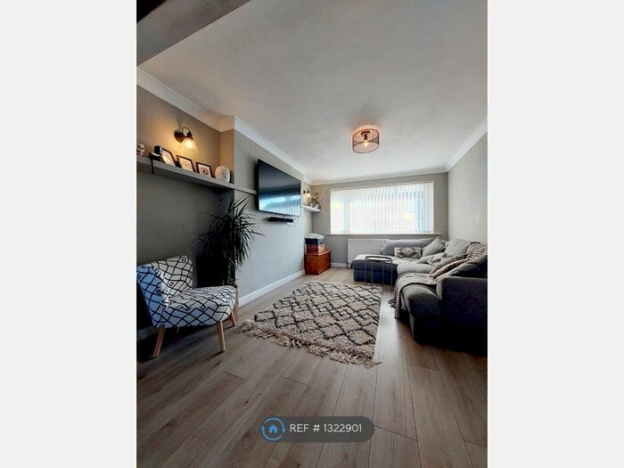 3 Bedroom Semi-Detached House To Rent In Watton Beck Close, Liverpool, L31