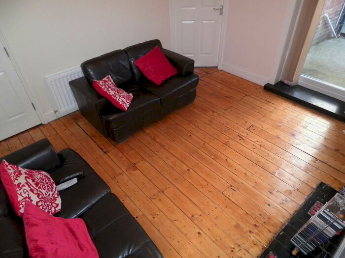 3 Bedroom Terraced House To Rent In Chillingham Road, NE6