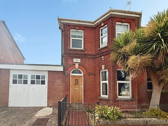 4 Bedroom Detached House For Sale In Medina Avenue, Newport, Isle Of Wight, PO30