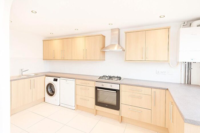 3 Bedroom House To Rent In Damon Close, Sidcup, DA14